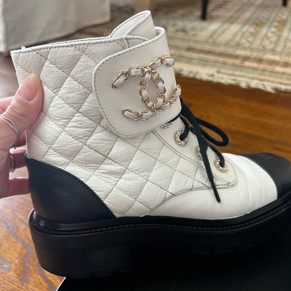Chanel 20A combat boot 37 - Picture 3 of 7